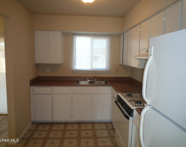 10708 Levelland Place - Photo Thumbnail 4