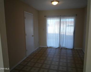 10708 Levelland Place - Photo Thumbnail 2