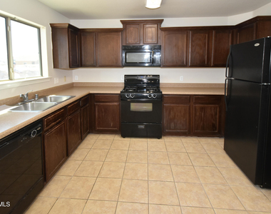 2508 Sparrow Point Street - Photo Thumbnail 7