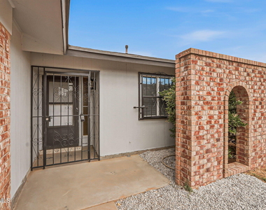10837 Gemstone Street - Photo Thumbnail 3