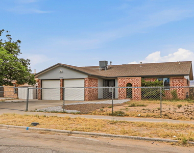 10837 Gemstone Street - Photo Thumbnail 39