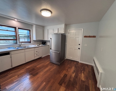 95-97 Grandview Terrace - Photo Thumbnail 9