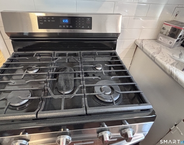 95-97 Grandview Terrace - Photo Thumbnail 12