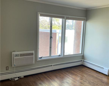 64 Lake Drive - Photo Thumbnail 11