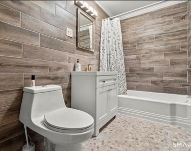 64 Lake Drive - Photo Thumbnail 6
