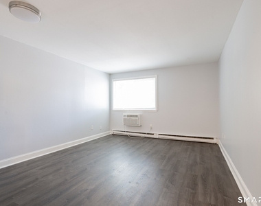 446 Hollister Street - Photo Thumbnail 2