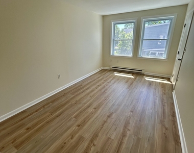 22 Spring Street - Photo Thumbnail 6