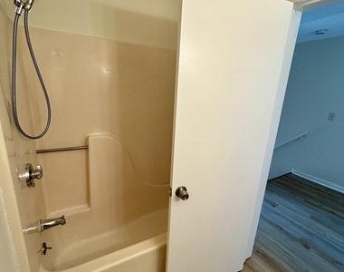 22 Spring Street - Photo Thumbnail 8