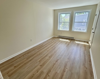 22 Spring Street - Photo Thumbnail 5