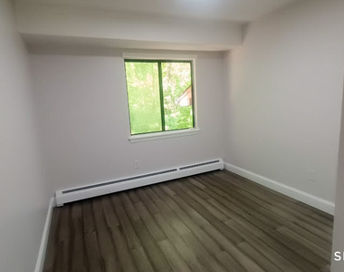244 Oakville Avenue - Photo Thumbnail 11