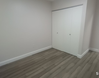 244 Oakville Avenue - Photo Thumbnail 9