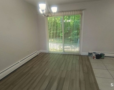 244 Oakville Avenue - Photo Thumbnail 5