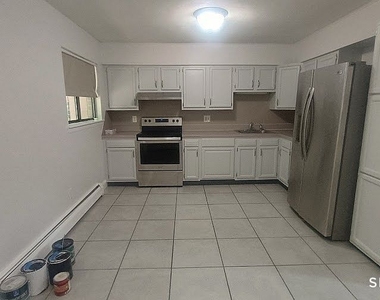 244 Oakville Avenue - Photo Thumbnail 4