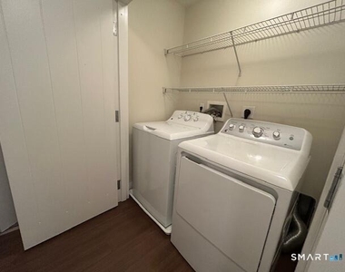 111 Morgan Street - Photo Thumbnail 16