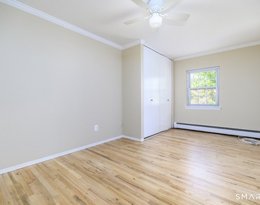 398 Courtland Avenue - Photo Thumbnail 7