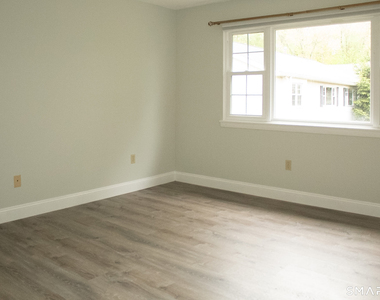 10 Georgetown Drive - Photo Thumbnail 9