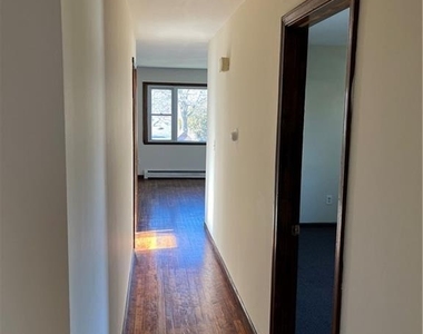 81 Crabtree Lane - Photo Thumbnail 24