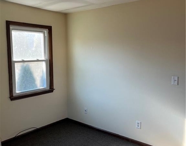 81 Crabtree Lane - Photo Thumbnail 17
