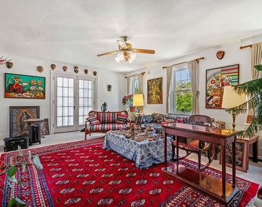 1205 Shady Avenue - Photo Thumbnail 2