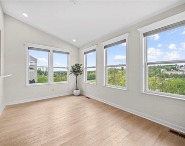 269 Lily Ridge Dr - Photo Thumbnail 13