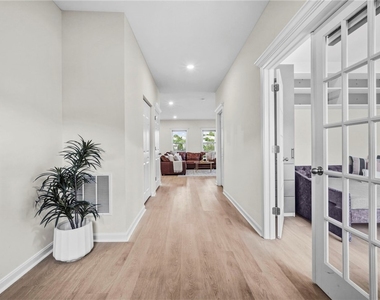 269 Lily Ridge Dr - Photo Thumbnail 3