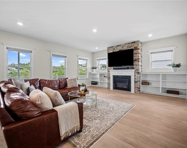 269 Lily Ridge Dr - Photo Thumbnail 4