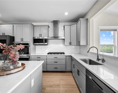 269 Lily Ridge Dr - Photo Thumbnail 9