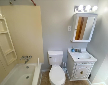 439 Crestview Dr - Photo Thumbnail 23
