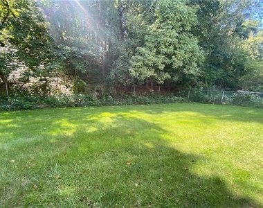439 Crestview Dr - Photo Thumbnail 44