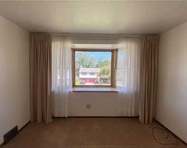 439 Crestview Dr - Photo Thumbnail 39