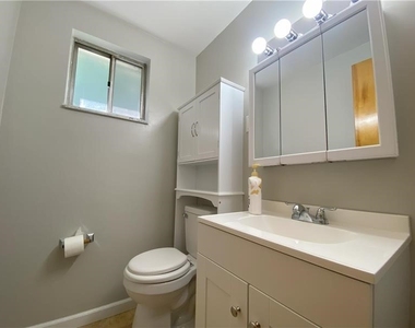 439 Crestview Dr - Photo Thumbnail 19