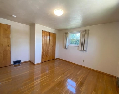 439 Crestview Dr - Photo Thumbnail 36
