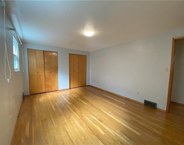 439 Crestview Dr - Photo Thumbnail 29