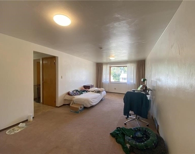 439 Crestview Dr - Photo Thumbnail 38