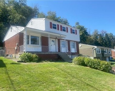 439 Crestview Dr - Photo Thumbnail 2