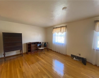 439 Crestview Dr - Photo Thumbnail 15
