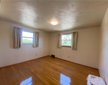 439 Crestview Dr - Photo Thumbnail 33
