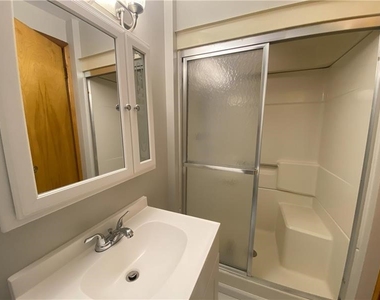 439 Crestview Dr - Photo Thumbnail 28