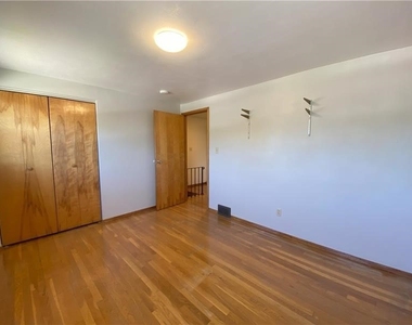 439 Crestview Dr - Photo Thumbnail 22