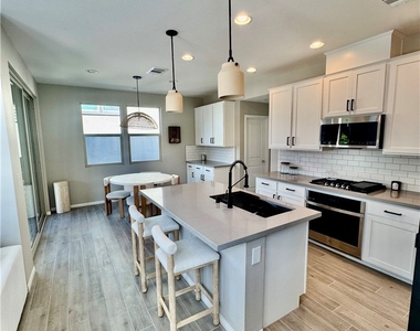 643 Solar Citrine Street - Photo Thumbnail 4