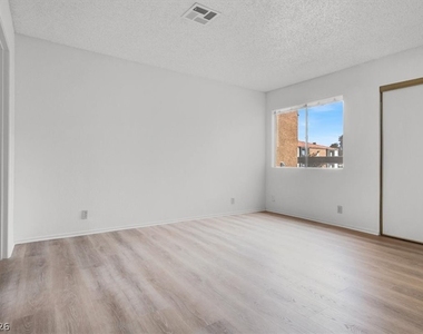 3151 Soaring Gulls Drive - Photo Thumbnail 14