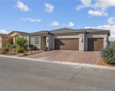 5357 Eleganza Avenue - Photo Thumbnail 2