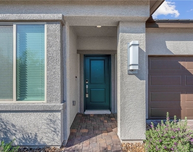 5357 Eleganza Avenue - Photo Thumbnail 4