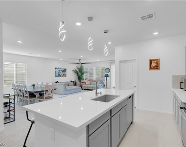 5357 Eleganza Avenue - Photo Thumbnail 14