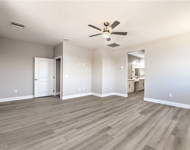 6380 Waterford Street - Photo Thumbnail 8