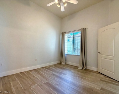 3574 Desert Cliff Street - Photo Thumbnail 15