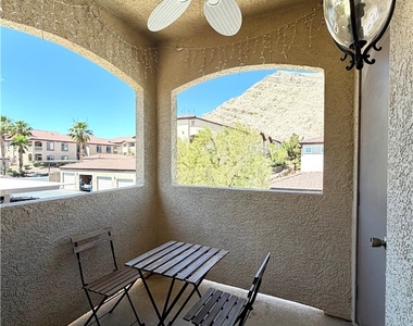 3574 Desert Cliff Street - Photo Thumbnail 20