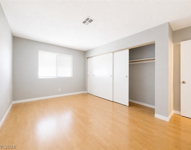 2701 Otter Creek Court - Photo Thumbnail 10