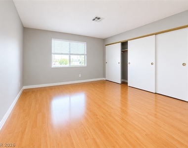 2701 Otter Creek Court - Photo Thumbnail 11