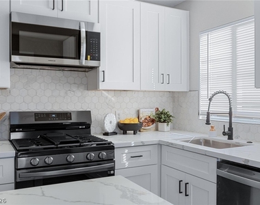 139 Fir Street - Photo Thumbnail 10